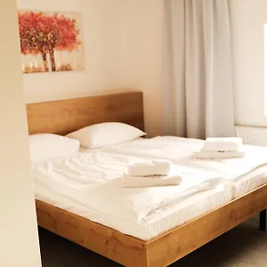 Hotel Golden Golem &