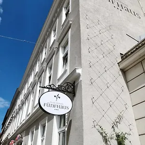 3* Maison d'hôtes Hotel-pension Fuenfhaus